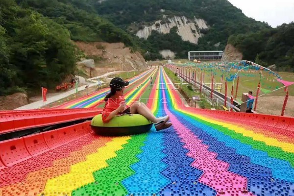 Park rainbow slide