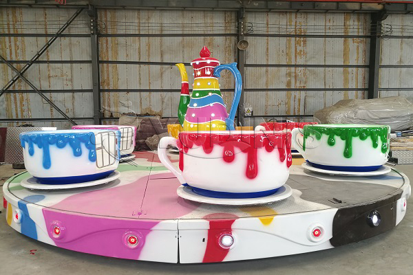 Teacup fair ride 